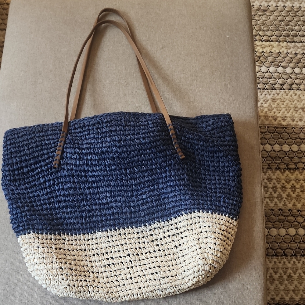 G.H.BASS & CO. VINTAGE raffia Navy and Cream Woven Tote Bag